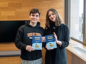 Studenti zlínské Univerzity Tomá�e Bati Andrea Ladnerová a Tomá� Skála napsali...