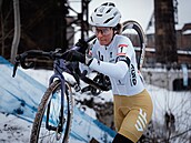Kristýna Zemanová na trati cyklokrosového mistrovství republiky v Ostrav�