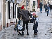 Praha se potýkala op�t s ledovkou. N�které chodníky a cesty stále nebyly...