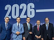 Nové, kompletní vedení ODS. P�edsedou strany je Martin Kupka, prvním...