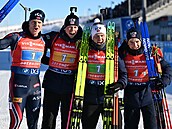 Norská �tafeta slaví vít�zství v Oberhofu.
