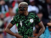 Victor Osimhen (vlevo) a Semi Ajayi v nigerijských dresech