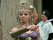 Iva Jan�urová ve filmu �Pane, vy jste vdova!� (1970)