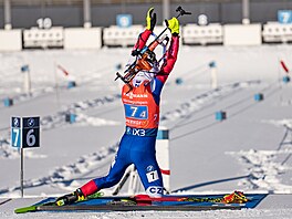 Vít�zslav Hornig na st�elnici p�i �tafet� v Oberhofu.