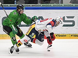 Souboj v duelu BK Mladá Boleslav - HC Dynamo Pardubice.