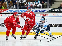 Momentka z utkání Bílí Tyg�i Liberec - HC Ocelá�i T�inec.