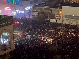 Rozsáhlé protivládní protesty v íránském Teheránu (8. ledna 2026)