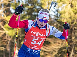 Lucie Charvátová na trati stíhacího závodu v Ruhpoldingu