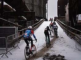 Cyklokrosové mistrovství republiky se konalo v industriálním komplexu Dolních...