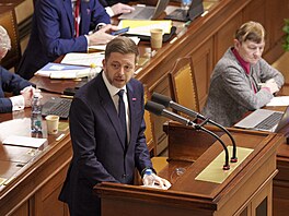 Sch�ze Poslanecké sn�movny. Vyslovení d�v�ry vlád�. Na snímku Vít Raku�an...