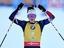 Lou Jeanmonnotová slaví vít�zství ve stíhacím závod�.