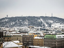 Výhledy na zasn�enou Prahu od BTS spole�nosti Cetin na Poliklinice Agel