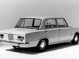 Fiat 124 se pozd�ji v licenci vyráb�l po celém sv�t� � od Itálie a� po sov�tské...