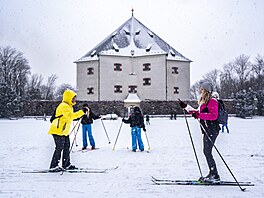V obo�e Hv�zda a v parku Ladronka Pra�ané b�kují, (10. ledna 2026)