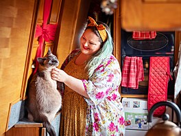 Tish a Josh p�iznávají, �e se cht�li na lo� p�est�hovat, a� jim bude �edesát...