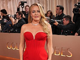 Alicia Silverstone v Los Angeles na Zlatých glóbech (11. ledna 2026)