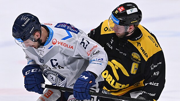 Zleva Marek Hriv�k z V�tkovic a Mat�� Suke� z Litv�nova.