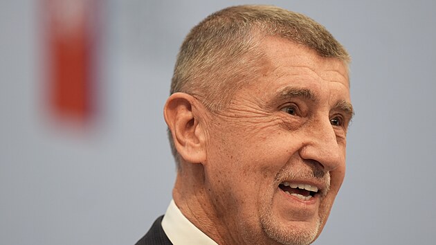 Tiskov� konference po jedn�n� vl�dy. Na sn�mku premi�r Andrej Babi�. (19. ledna 2026)