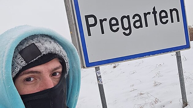 Denn� ujde 25 a� 30 kilometr�. Nico Moro m��� p�ky z T�eb��e na zah�jen� zimn�ch olympijsk�ch her v Mil�n�.