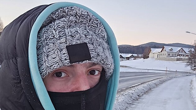 Nocleh i j�dlo mu �asto nab�zej� lid�, kte�� jeho pou� sleduj� na soci�ln�ch s�t�ch.