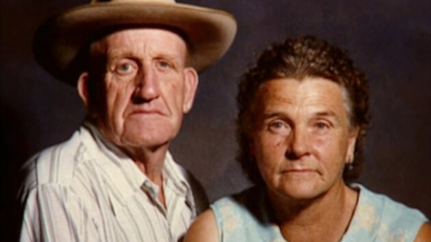 Ray a Freya. Na�li se ve zlo�inu, na star� kolena.