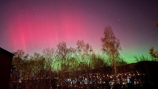Nad �eskem se objevila pol�rn� z��e, vid�t je nap��klad v Liberci. (19. ledna 2026)