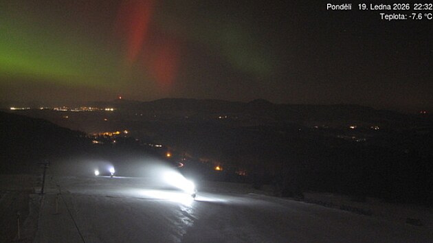 Nad �eskem se objevila pol�rn� z��e, vid�t je nap��klad v �acl��i. (19. ledna 2026)