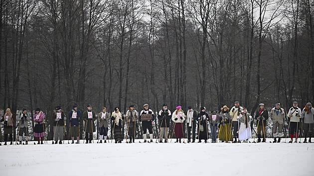 Dobov� kost�my, historick� ly�e a pohodov� atmosf�ra. Z�vod Skiman u Polni�ky na ���rsku je sp� spole�ensk�m setk�n�m ne� honbou za v�sledky. ��astn�ci v�ech generac� vyr�ej� do b�l� stopy hlavn� za z�itkem, tradic� a radost� z pohybu v zimn� krajin�.