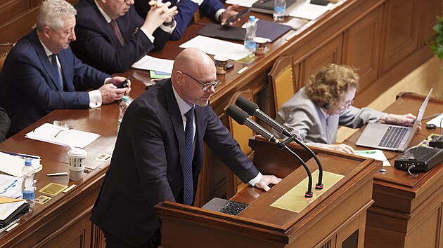 Sch�ze Poslaneck� sn�movny. Na sn�mku Robert Plaga, ministr �kolstv�, ml�de�e a t�lov�chovy. (13. ledna 2026)