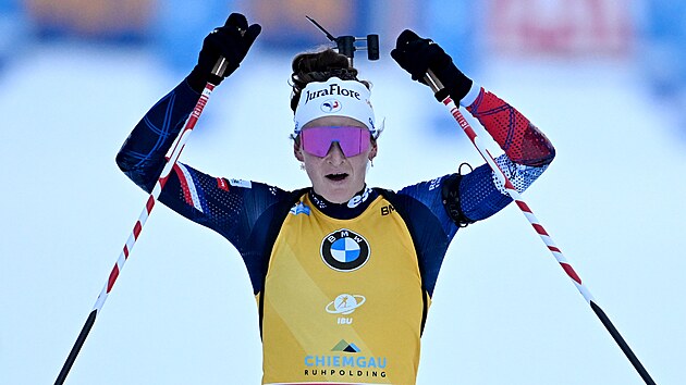 Lou Jeanmonnotová slaví vít�zství ve stíhacím závod�.