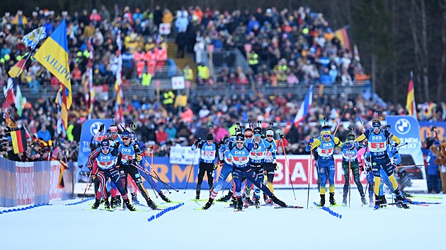 Biatlonisti startuj� do �tafety v Ruhpoldingu.