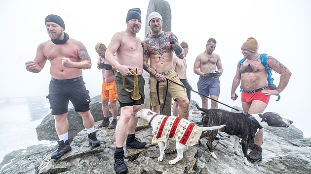 Otu�ilci vystoupali na Je�t�d. Akce se z��astnil i libereck� MMA z�pasn�k a hv�zda organizace Oktagon Dominik Humburger (se psy). (17. ledna 2026)