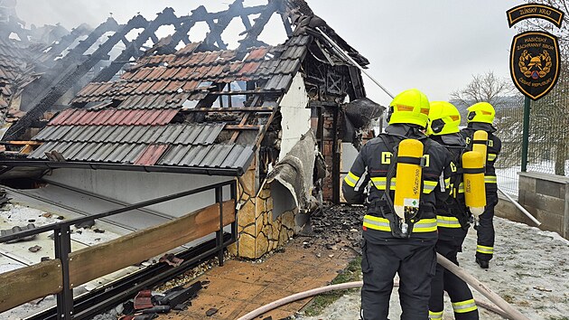 Hasi�i zasahovali u po��ru rodinn�ho domu v obci Hvozdn� na Zl�nsku. (14.1.2026)