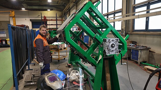 Ve Vojensk�m oprav�rensk�m podniku v �enov� u Nov�ho Ji��na za�ali novou �ru. D�ky spln�n� nejvy���ch m���tek kvality nov� pracuj� i pro n�meck� Bundeswehr. (13. ledna 2026)