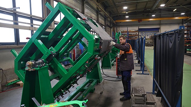 Ve Vojensk�m oprav�rensk�m podniku v �enov� u Nov�ho Ji��na za�ali novou �ru. D�ky spln�n� nejvy���ch m���tek kvality nov� pracuj� i pro n�meck� Bundeswehr. (13. ledna 2026)