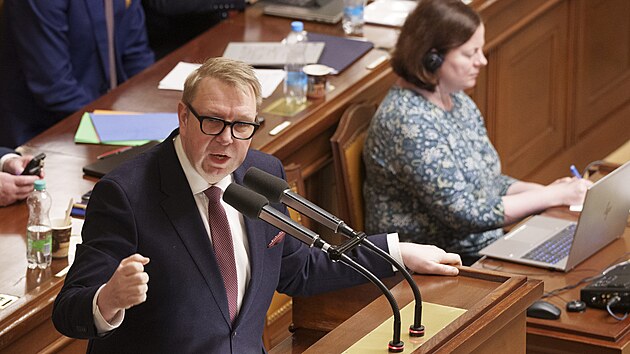 Ministr pr�ce a soci�ln�ch v�c� Ale� Juchelka p�ed hlasov�n�m o d�v��e vl�d� (13. ledna 2026)