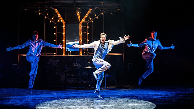 Muzik�l P�t let zp�t s Annou Pr�ilovou Fialovou a Ond�ejem Rychl�m.