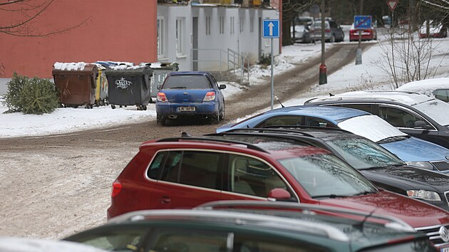 S�dli�t� Koll�rova v severov�chodn� ��sti Jihlavy bude dal��m m�stem, na kter� se v nejbli��� dob� zam��� syst�m rezidentn�ho parkov�n�. Modr� ��ry a vyhrazen� m�sta by se tam m�ly objevit letos na podzim.