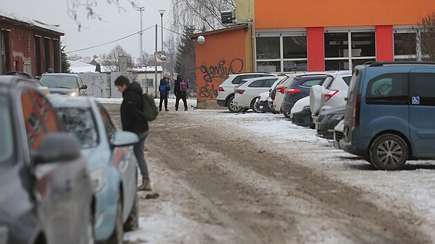 S�dli�t� Koll�rova v severov�chodn� ��sti Jihlavy bude dal��m m�stem, na kter� se v nejbli��� dob� zam��� syst�m rezidentn�ho parkov�n�. Modr� ��ry a vyhrazen� m�sta by se tam m�ly objevit letos na podzim.