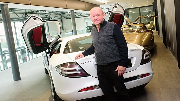 Zl�nsk� podnikatel a sb�ratel historick�ch voz� Ladislav Samoh�l. (29. ��jna 2019)