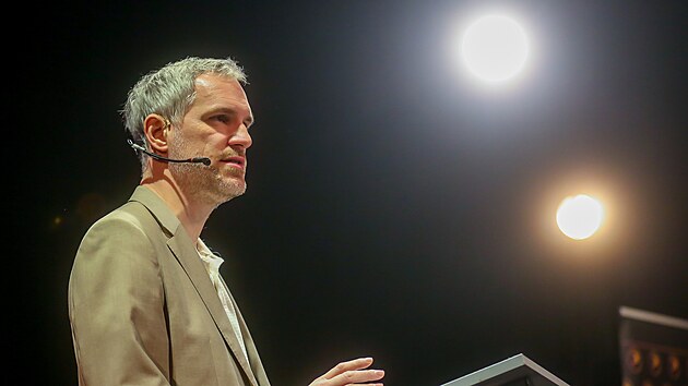 V Prachatic�ch se v sobotu konalo celost�tn� f�rum Pir�t�, kde si strana jako p�edsedu znovu zvolila Zde�ka H�iba. (17. ledna 2026)