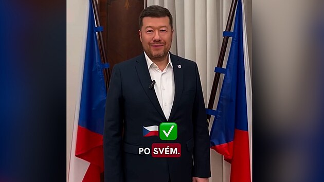 Okamura odstranil ze své kancelá�e vlajku EU