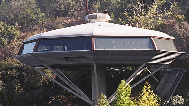 Chemosphere je modernistick� d�m na adrese 7776 Torreyson Drive v Los Angeles v Kalifornii, kter� v roce 1960 navrhl John Lautner. Stavba zaz��ila v �ad� film�.