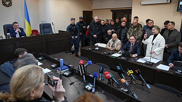 Soud s b�valou ukrajinskou premi�rkou Juliji Tymo�enkovou, kter� je obvin�n� z podpl�cen� poslanc�. (16. ledna 2026)