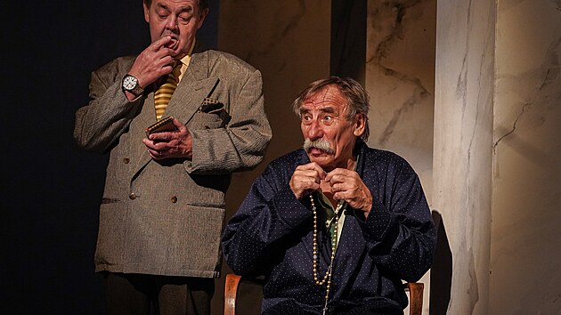 Mojm�r Mad�ri� po boku Pavla Zedn��ka v pra�sk�m Divadle Kalich