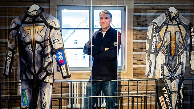 Spolutv�rce v�stavy, sportovn� fotograf Herbert Slav�k a kombin�zy Ester Ledeck� (15. ledna 2026)