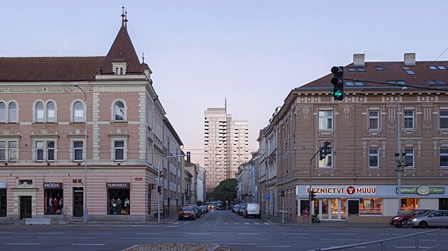 Z�jem o byty v budovan�ch dvou v��ch Sisters maj� lid� nejen z Plzn�, ale tak� ze z�padn�ch �ech a z Prahy.