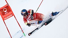 Marco Odermatt v 1. kole ob�ího slalomu v Adelbodenu.