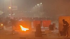 Protivládní protesty v druhém nejlidnat�j�ím m�st� Íránu Ma�hadu na...