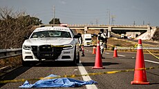 Mexické bezpe�nostní slo�ky na míst� násilného úmrtí ve stát� Sinaloa (13....